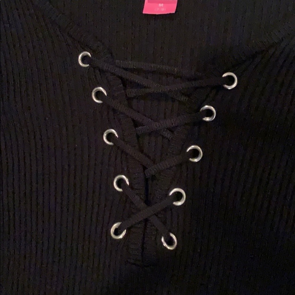 Black top - Picture 3 of 3